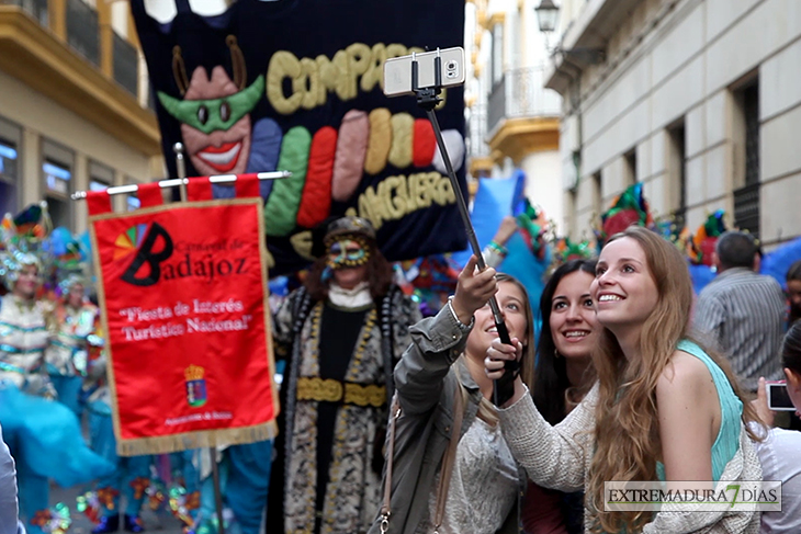 El Carnaval de Badajoz conquista Sevilla