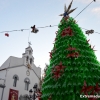 Los vecinos de Entrín Bajo (Badajoz) decoran sus calles de Navidad