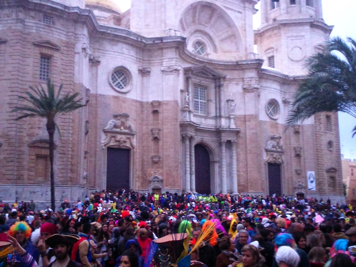 El Carnaval de Badajoz deslumbra en Cádiz y Córdoba este fin de semana