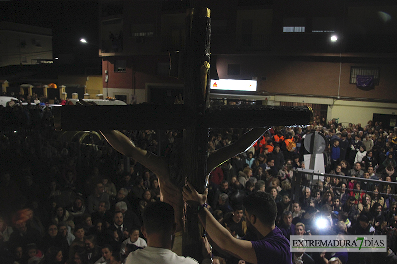 Imágenes del Martes Santo procesionando por las calles de Badajoz