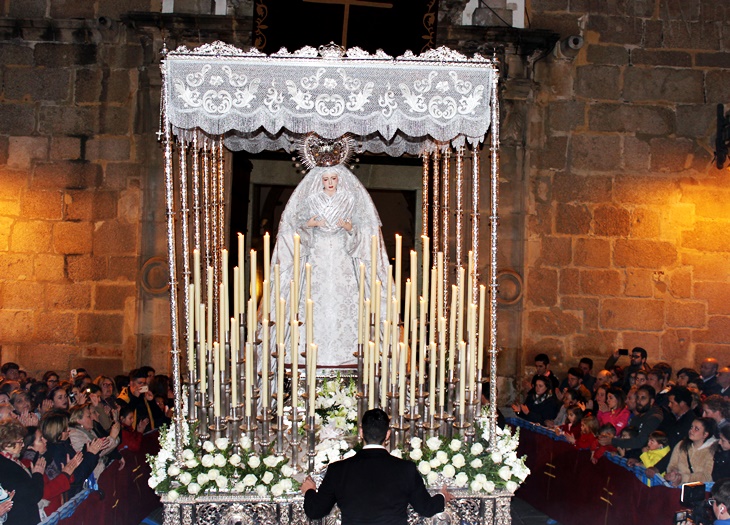 Imágenes de la procesión del Lunes Santo en Mérida