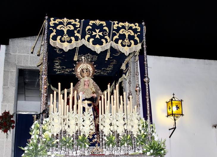 Gran acogida de la procesión ‘El Calvario’