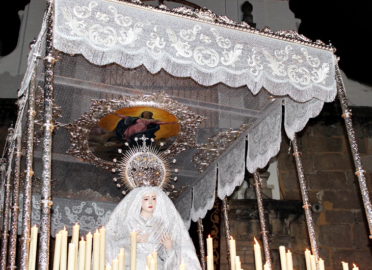 Imágenes de la procesión del Lunes Santo en Mérida