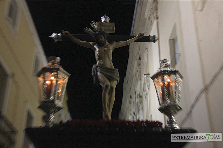 Imágenes de la Madrugada del Jueves Santo en Badajoz (GALERÍA 2)