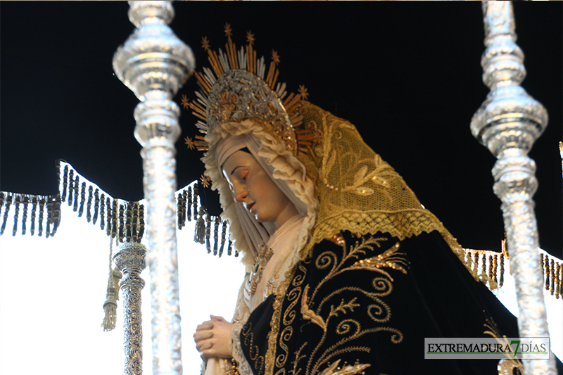 Imágenes del Viernes Santo en Badajoz