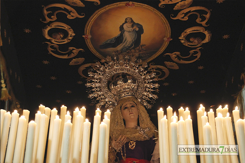 La Procesión de la Concepción recorre el centro de Badajoz