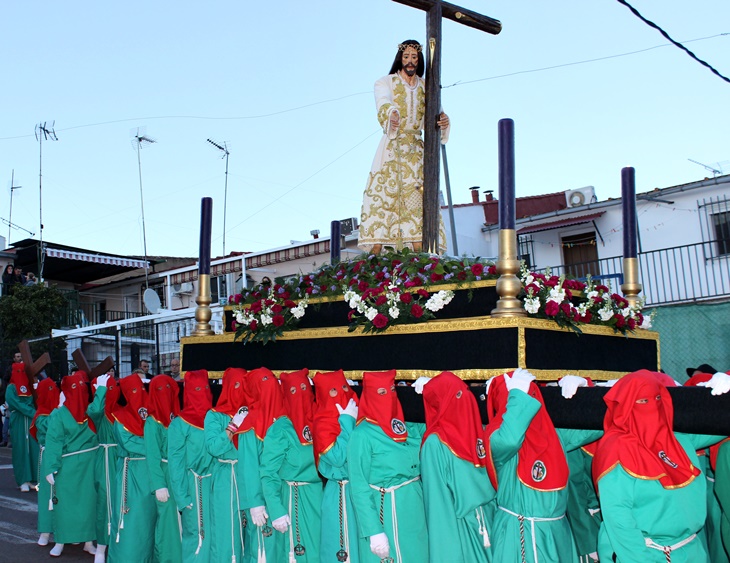 ‘Las Lágrimas’ completa su desfile procesional