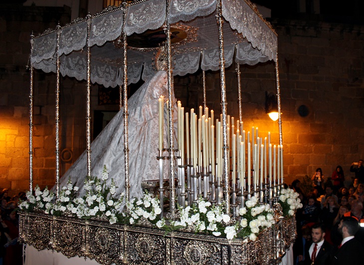 Imágenes de la procesión del Lunes Santo en Mérida