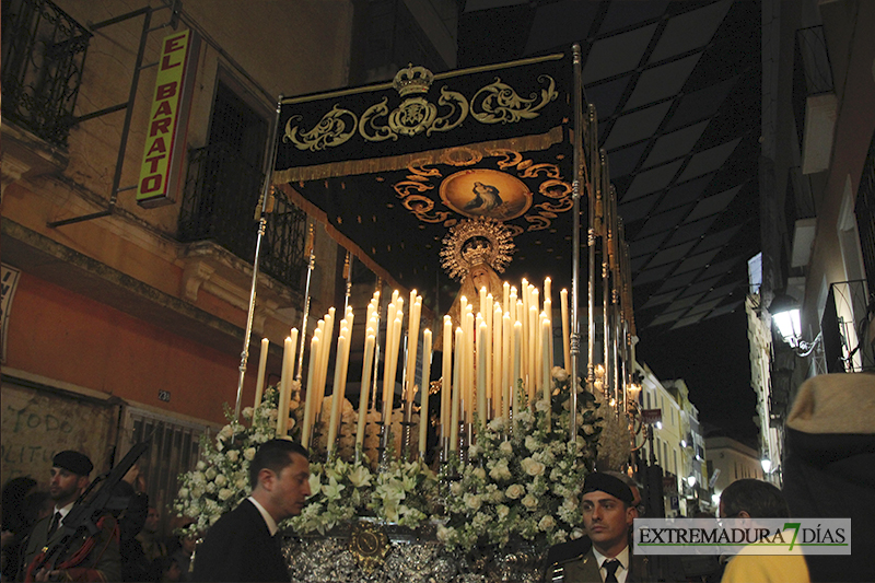 La Procesión de la Concepción recorre el centro de Badajoz