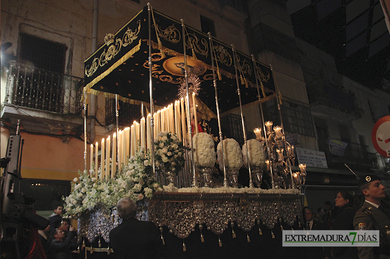 La Procesión de la Concepción recorre el centro de Badajoz