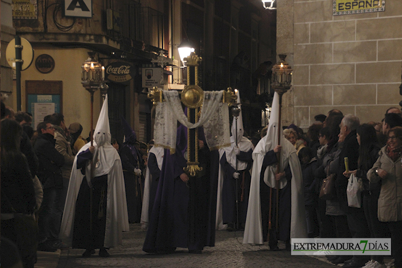 La Procesión de la Concepción recorre el centro de Badajoz