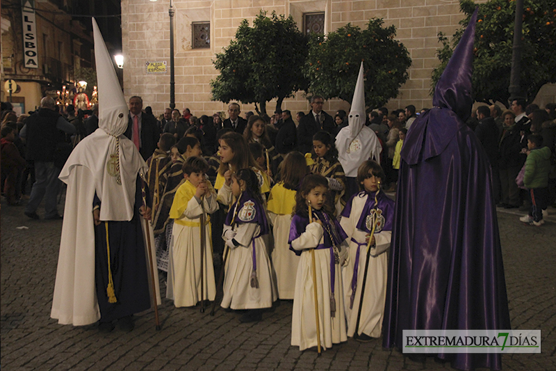 La Procesión de la Concepción recorre el centro de Badajoz