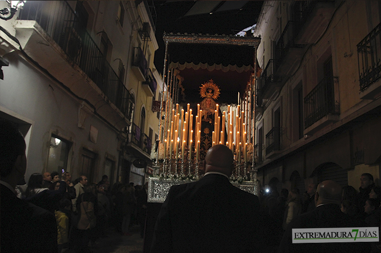 Imágenes de la Madrugada del Jueves Santo en Badajoz (GALERÍA 2)