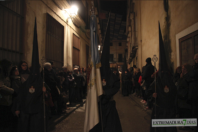 Imágenes de la Madrugada del Jueves Santo en Badajoz (GALERÍA 2)