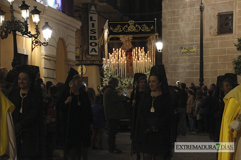 La Procesión de la Concepción recorre el centro de Badajoz