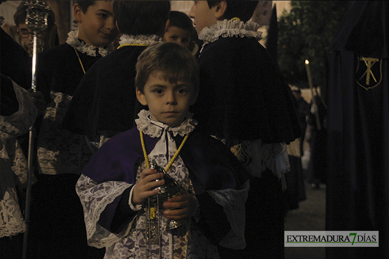 Imágenes del Martes Santo procesionando por las calles de Badajoz