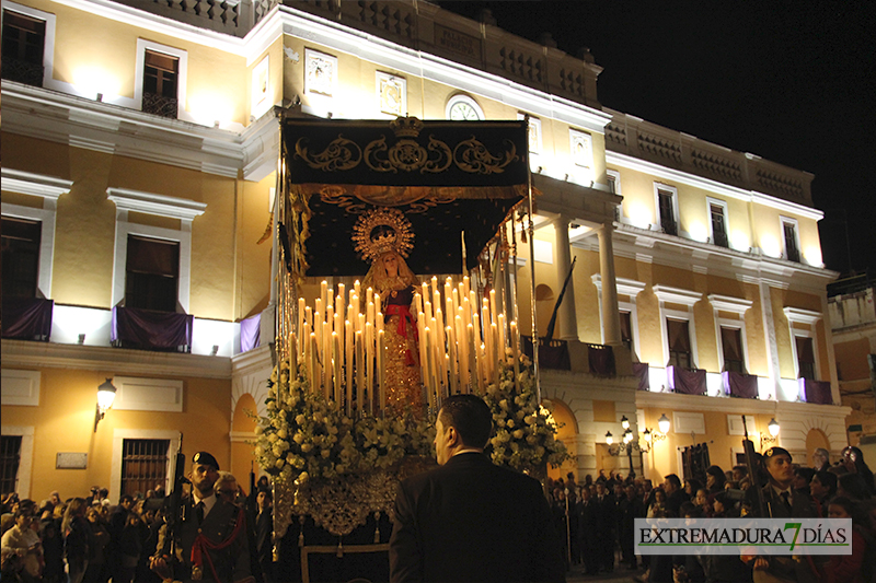 La Procesión de la Concepción recorre el centro de Badajoz