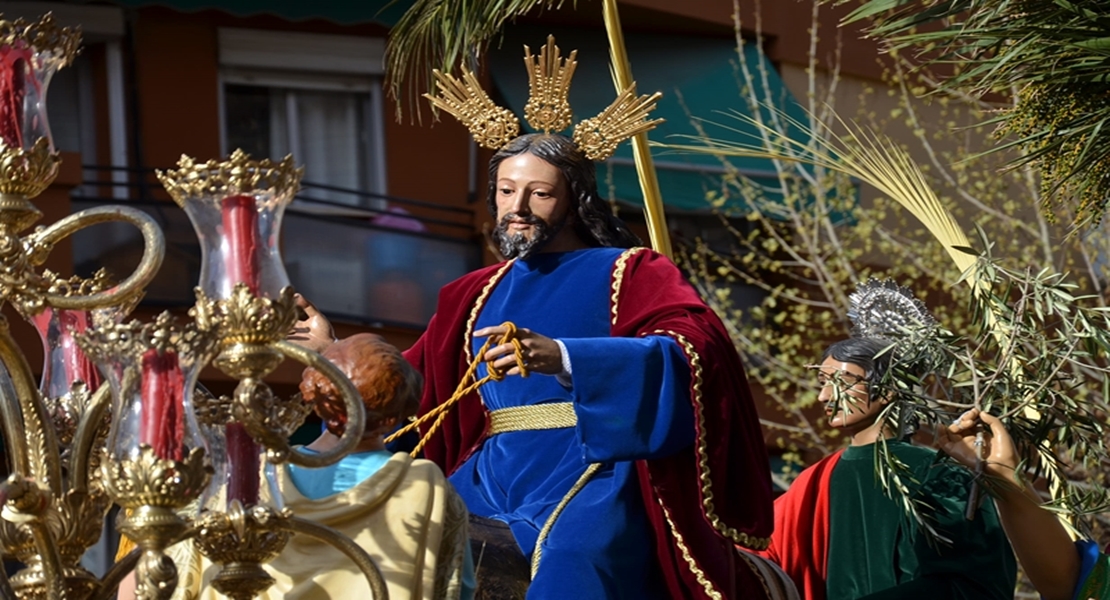 “La Borriquita” y Nuestra Señora de la Palma inauguran la Semana Santa pacense