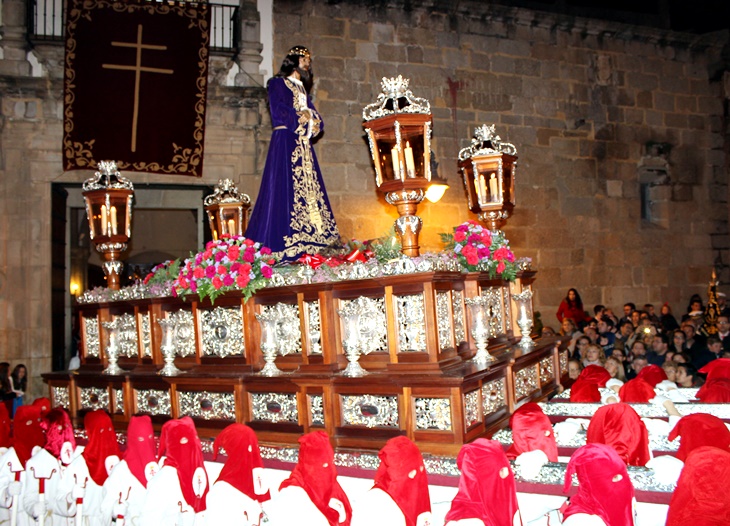 Imágenes de la procesión del Lunes Santo en Mérida