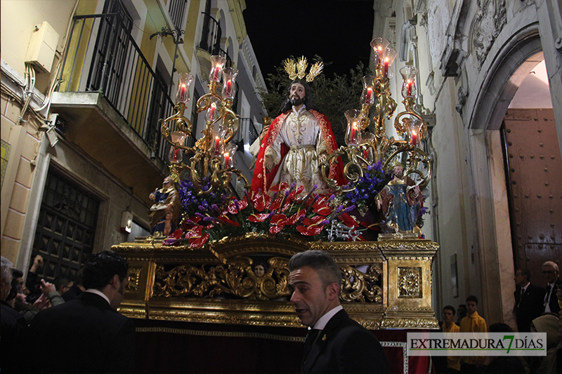 La Procesión de la Concepción recorre el centro de Badajoz