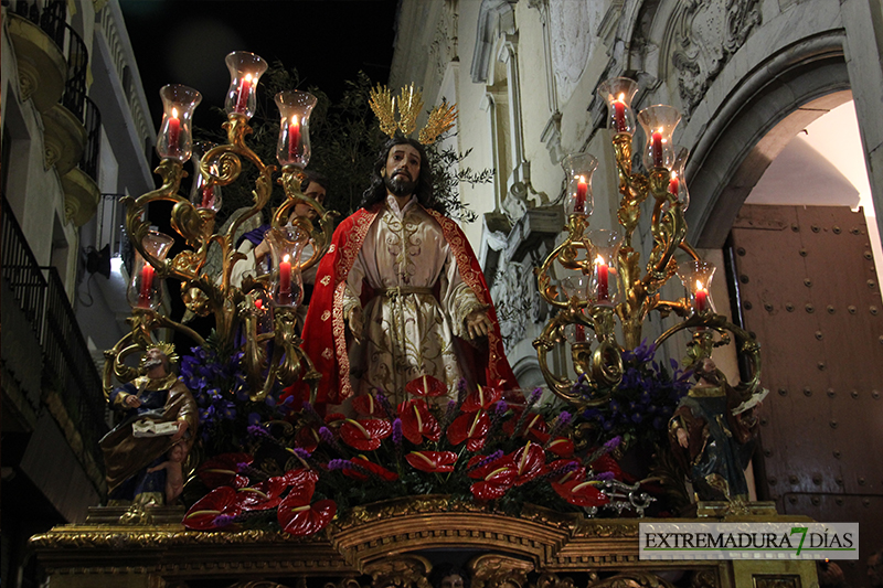 La Procesión de la Concepción recorre el centro de Badajoz