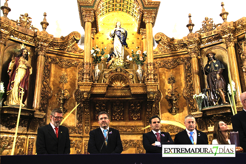 La lluvia impide que la Borriquita procesione por las calles de Badajoz