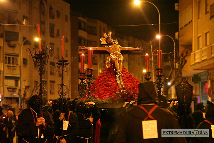 Imágenes de la Madrugada del Jueves Santo en Badajoz (GALERÍA 2)