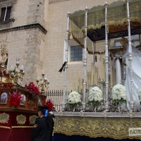 Imágenes del encuentro entre El Resucitado y La Aurora en Badajoz