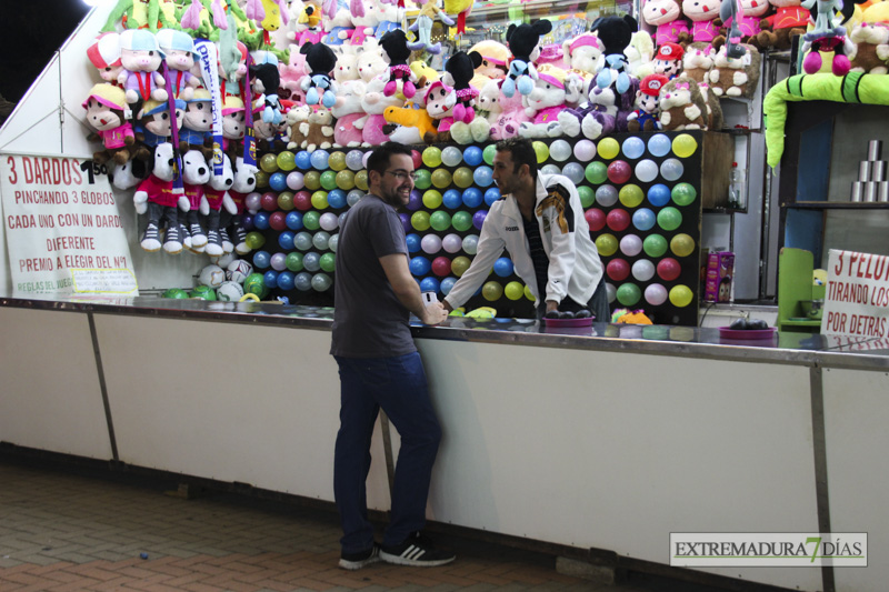 ¿Qué se puede encontrar en los puestos durante la Feria de San Juan?