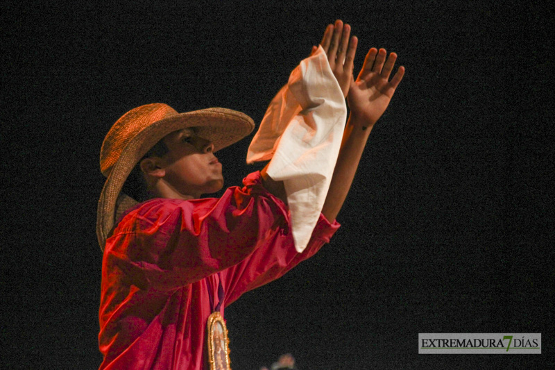 GALERÍA I - Badajoz, Perú y Rumanía abren el Festival Folklórico con un gran espectáculo