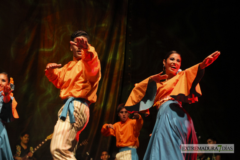 GALERÍA I - Badajoz, Perú y Rumanía abren el Festival Folklórico con un gran espectáculo