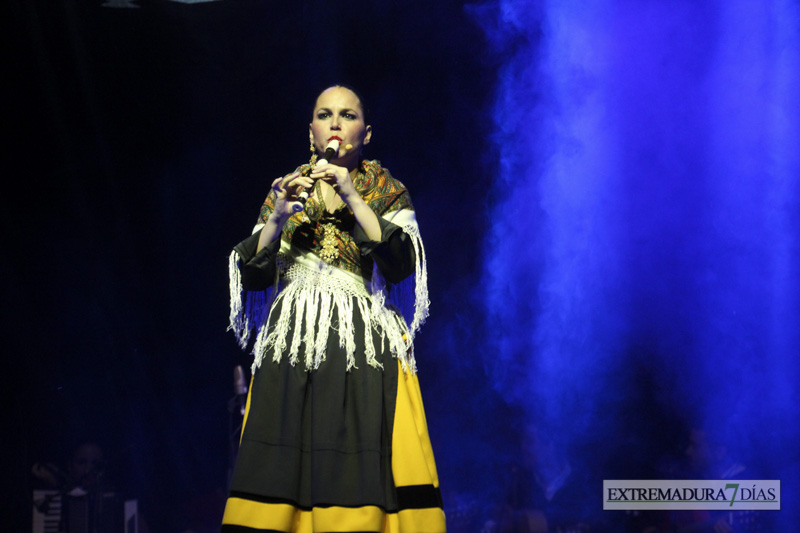 GALERÍA I - Badajoz, Perú y Rumanía abren el Festival Folklórico con un gran espectáculo