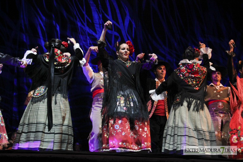 GALERÍA II - Badajoz, Perú y Rumanía abren el Festival Folklórico con un gran espectáculo