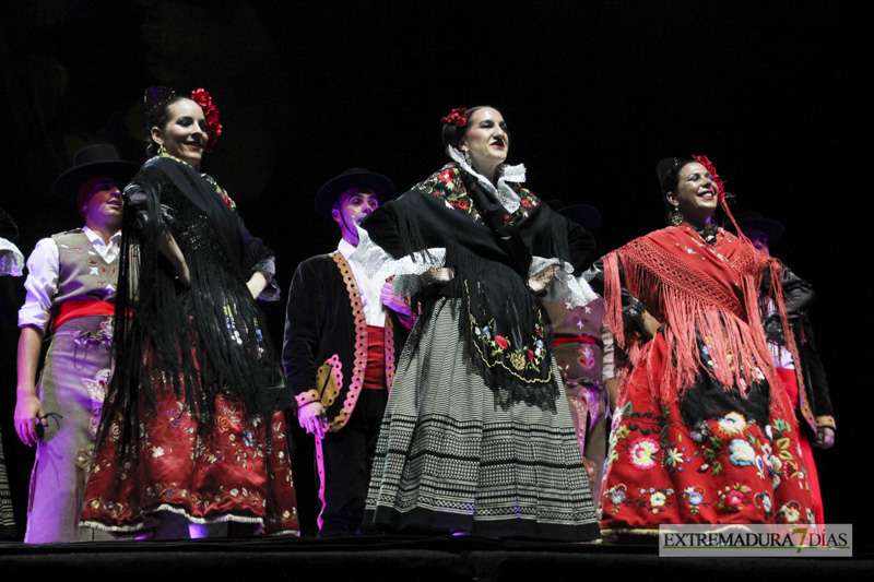 GALERÍA II - Badajoz, Perú y Rumanía abren el Festival Folklórico con un gran espectáculo