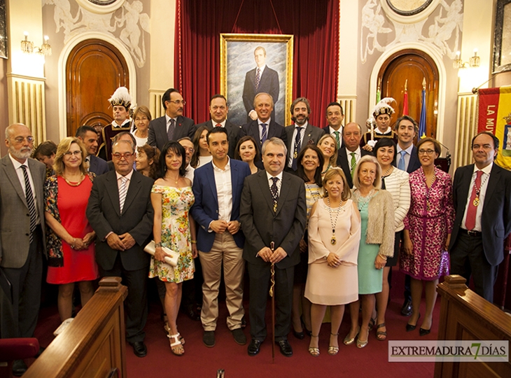 Toda la oposición pide la dimisión de Rosario de la Peña