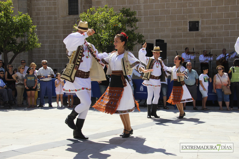 El Ayuntamiento de Badajoz da la bienvenida a las agrupaciones del Festival Folklórico