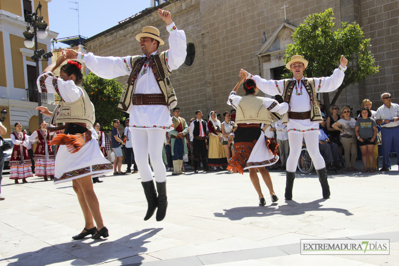 El Ayuntamiento de Badajoz da la bienvenida a las agrupaciones del Festival Folklórico