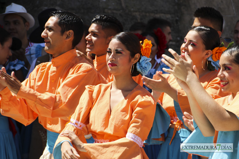 El Ayuntamiento de Badajoz da la bienvenida a las agrupaciones del Festival Folklórico