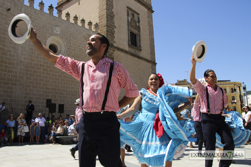 El Ayuntamiento de Badajoz da la bienvenida a las agrupaciones del Festival Folklórico