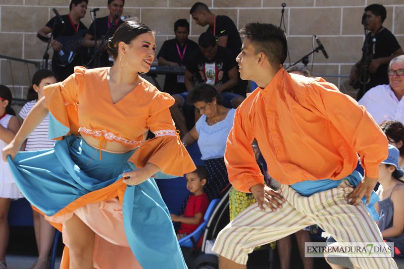 El Ayuntamiento de Badajoz da la bienvenida a las agrupaciones del Festival Folklórico