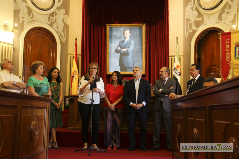 GALERÍA II - El Ayuntamiento de Badajoz da la bienvenida a las agrupaciones del Festival Folklórico