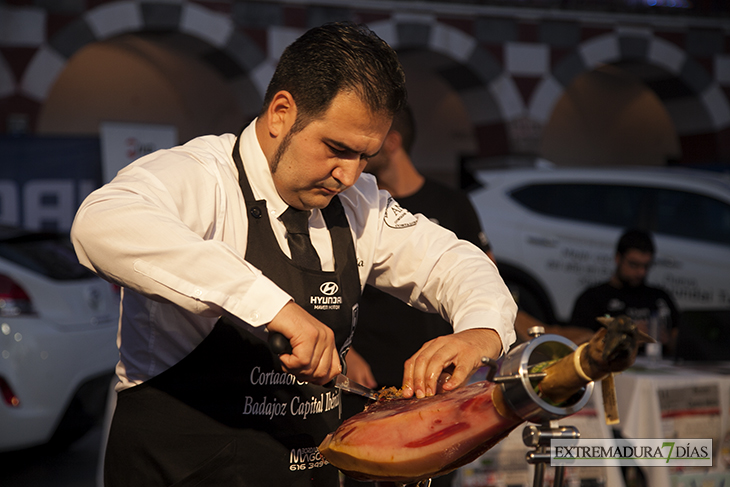 Los mejores cortadores de jamón se dan cita en ‘Badajoz Capital Ibérica’