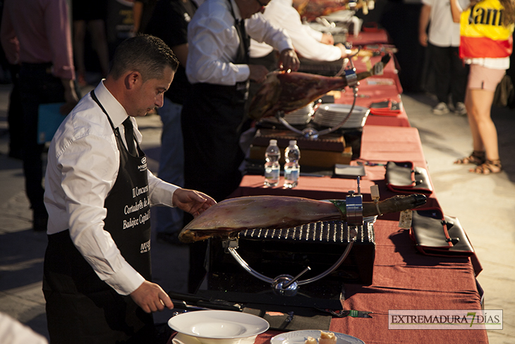 Los mejores cortadores de jamón se dan cita en ‘Badajoz Capital Ibérica’