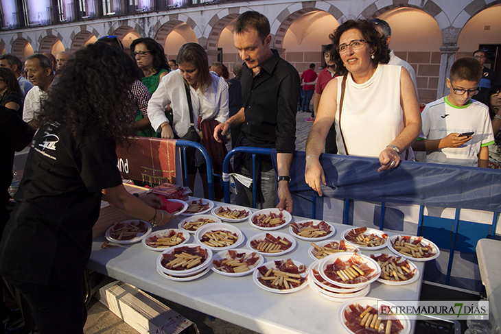 Los mejores cortadores de jamón se dan cita en ‘Badajoz Capital Ibérica’