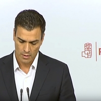 Dimite Pedro Sánchez