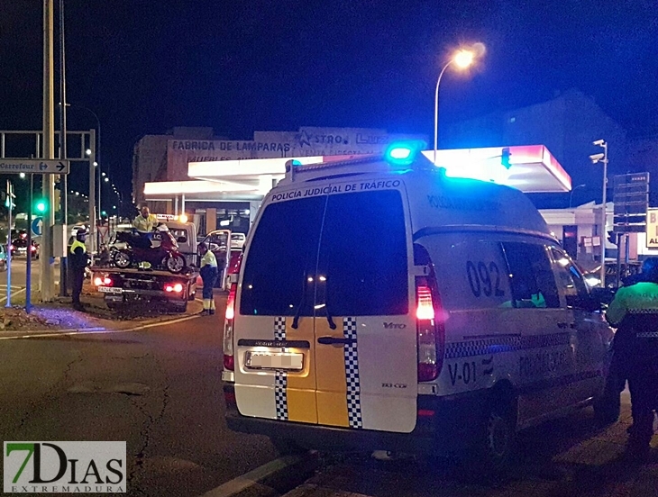 Dos trasladados al hospital tras accidentarse en Badajoz