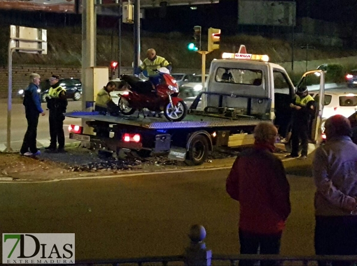 Dos trasladados al hospital tras accidentarse en Badajoz