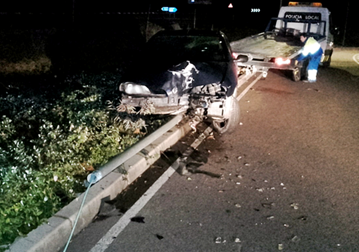 Abandona el vehículo tras accidentarse en Badajoz