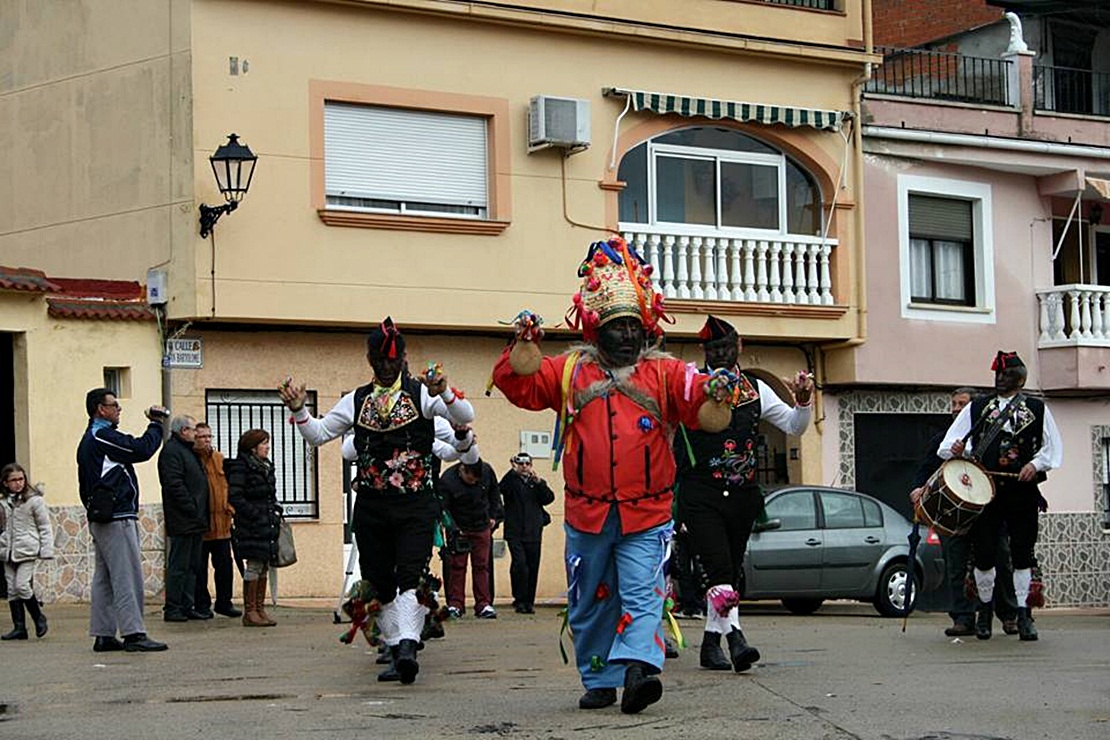 Los negritos de San Blas salen un año más a las calles de Montehermoso