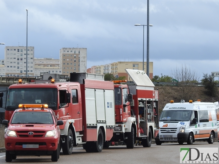 Accidente y vuelco entre Badajoz y Cerro Gordo